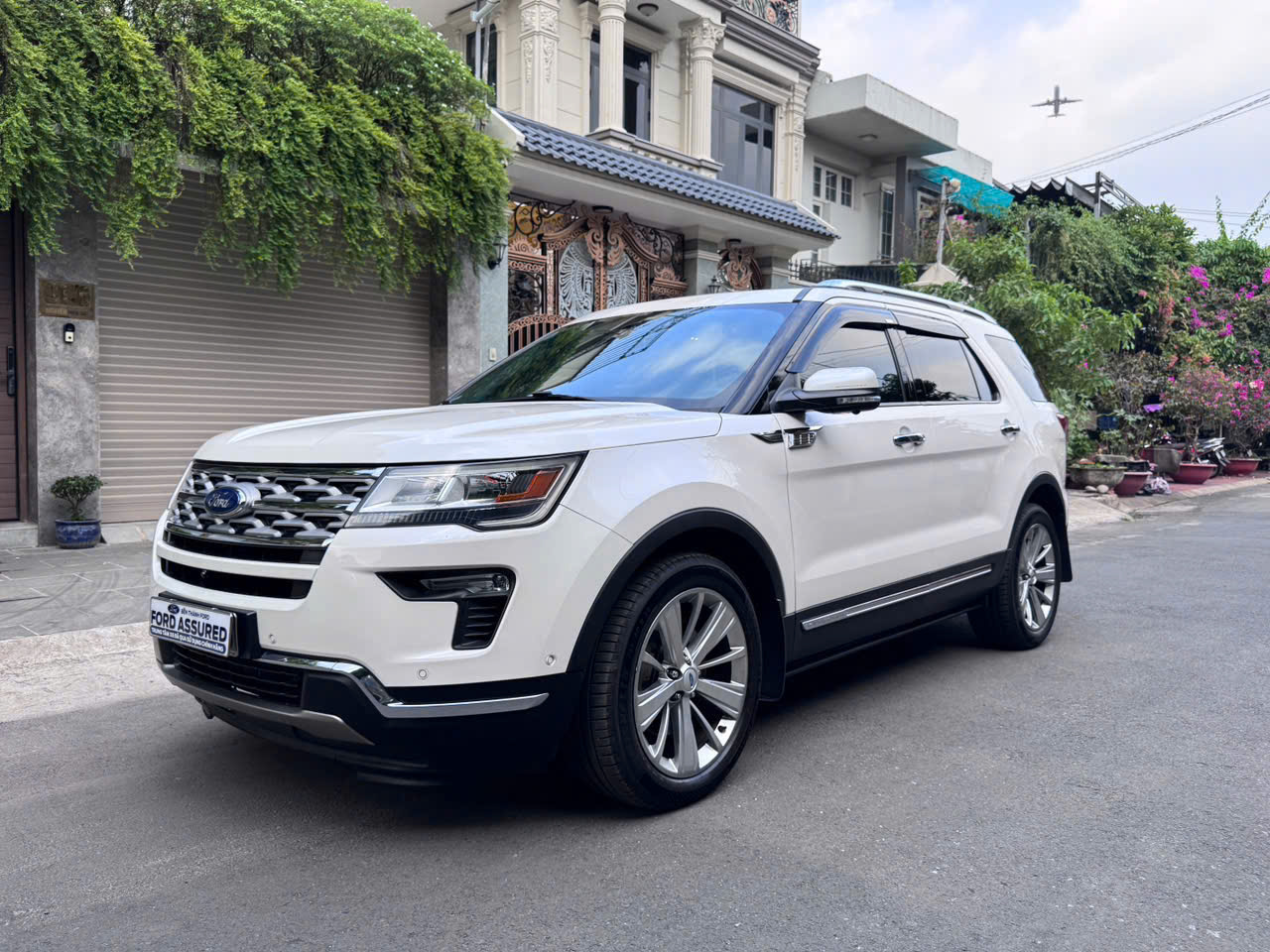 ford explorer cũ - Hình 4