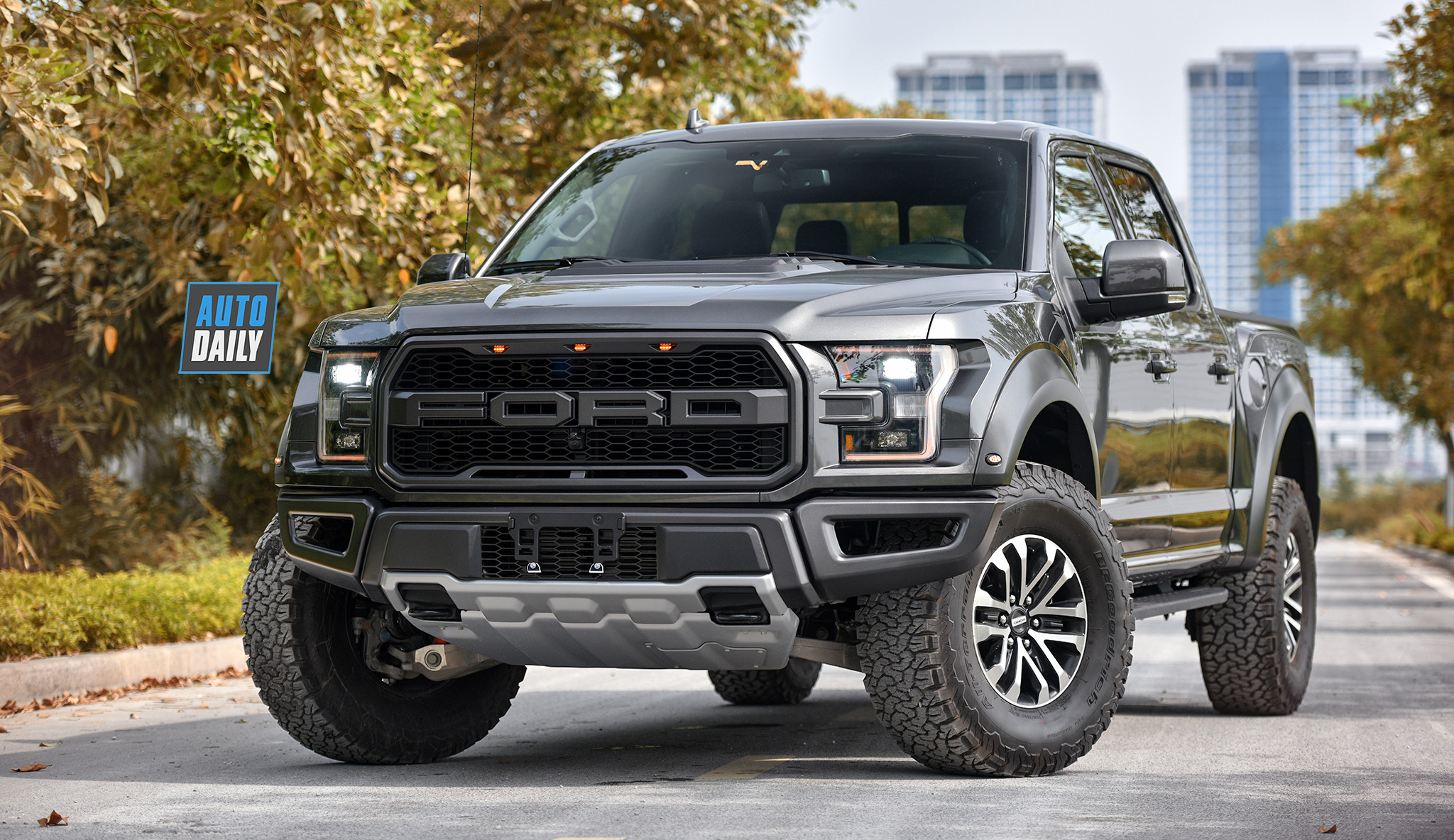 ford f 150 raptor giá - Hình 4