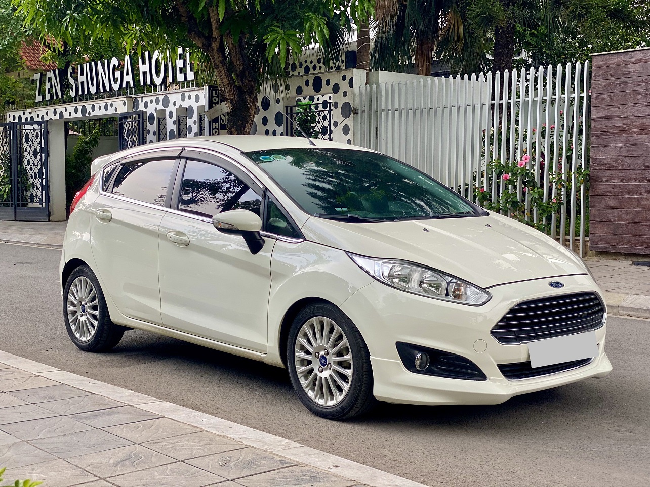 ford fiesta sport - Hình 4