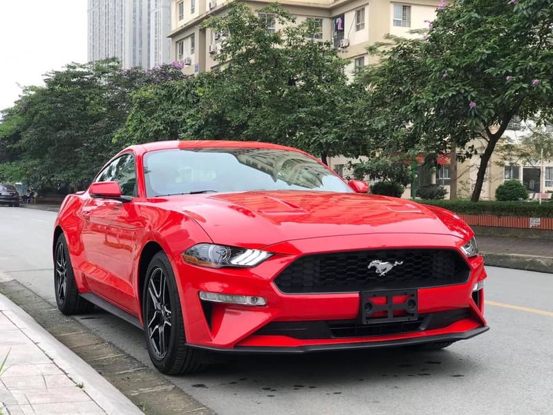 ford mustang vietnam - Hình 2