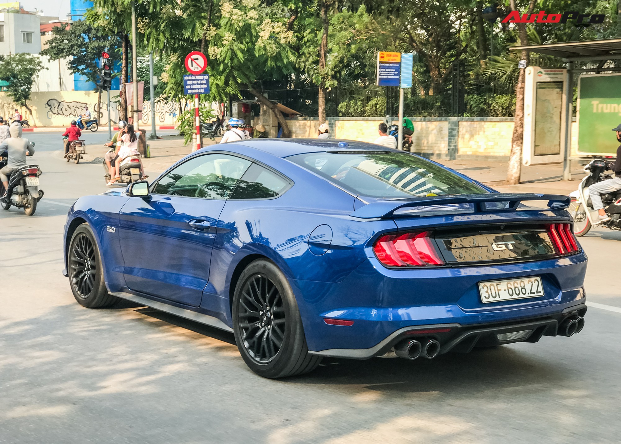 ford mustang vietnam - Hình 3