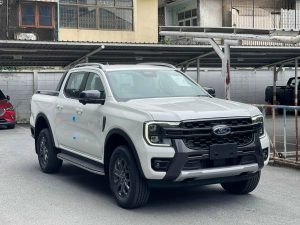 ford ranger trắng