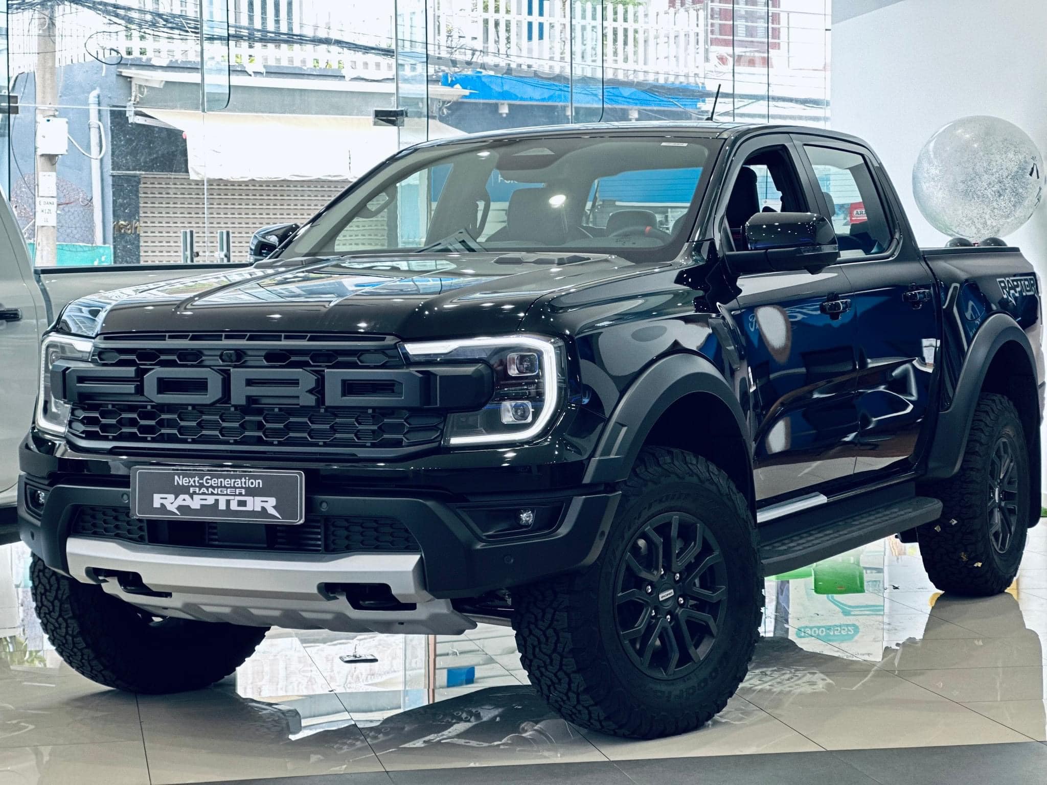 ford raptor giá - Hình 3