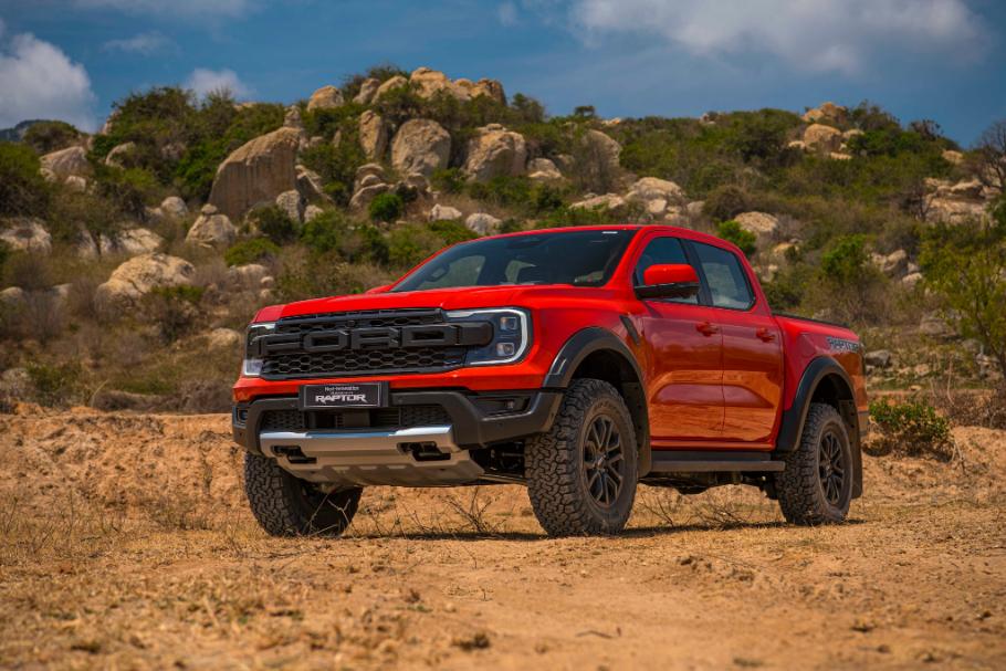 ford raptor giá lăn bánh - Hình 2