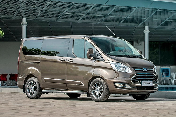 ford tourneo 7 chỗ