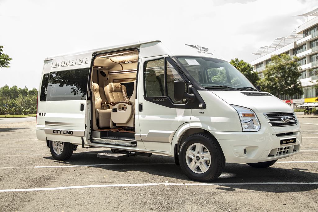 ford transit 9 chỗ - Hình 3