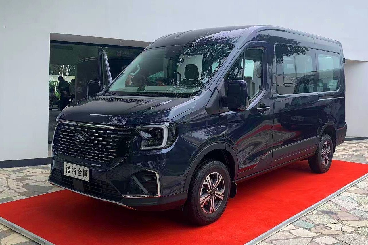 ford transit mới - Hình 2