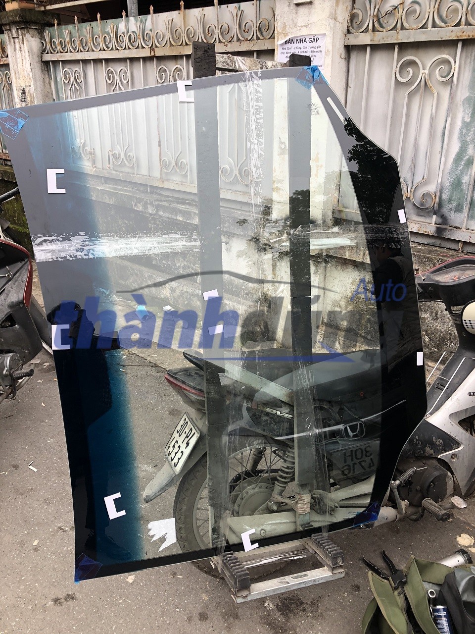 giá kính chắn gió honda civic 2008 - Hình 3