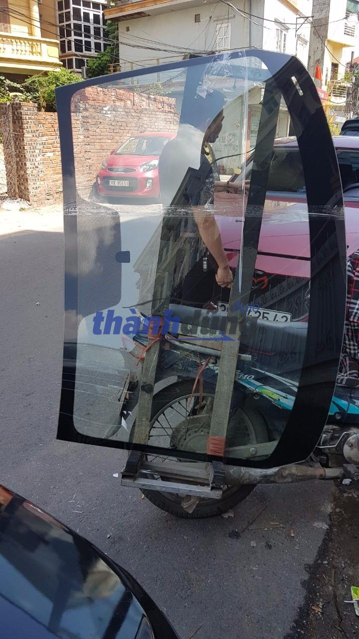 giá kính lái mazda 3 - Hình 3