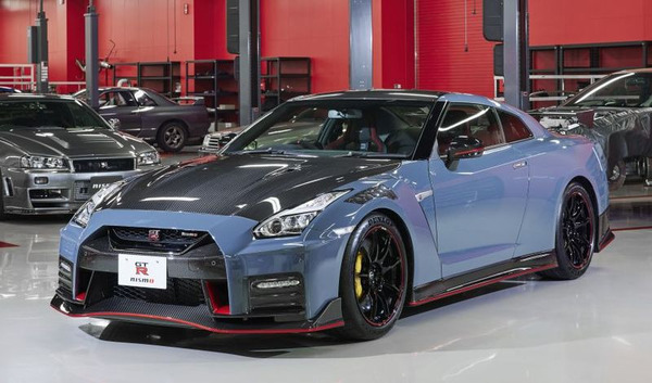 giá nissan gtr r35 - Hình 3