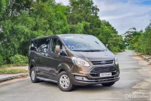 giá xe ford tourneo