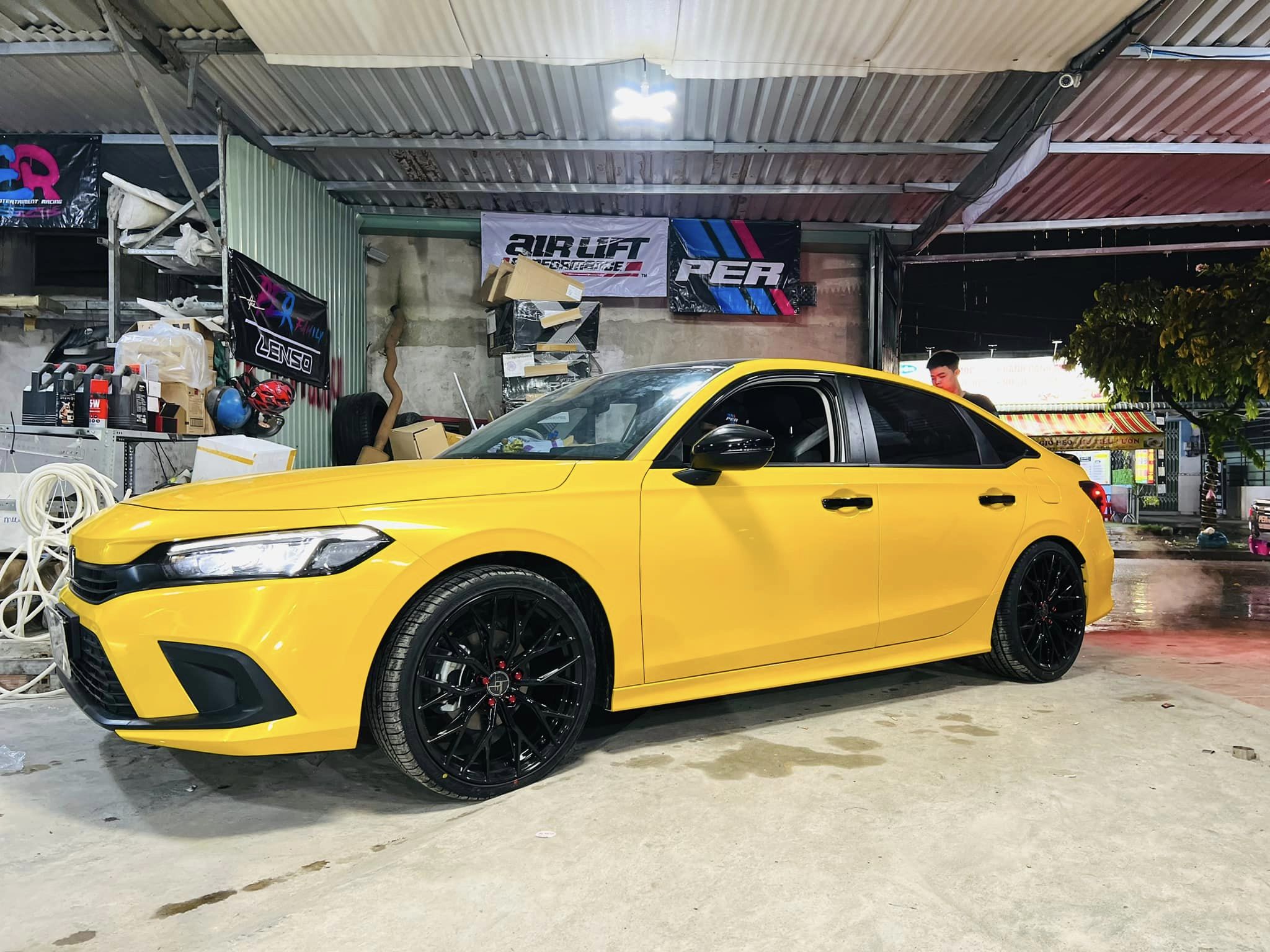 honda civic màu vàng - Hình 2