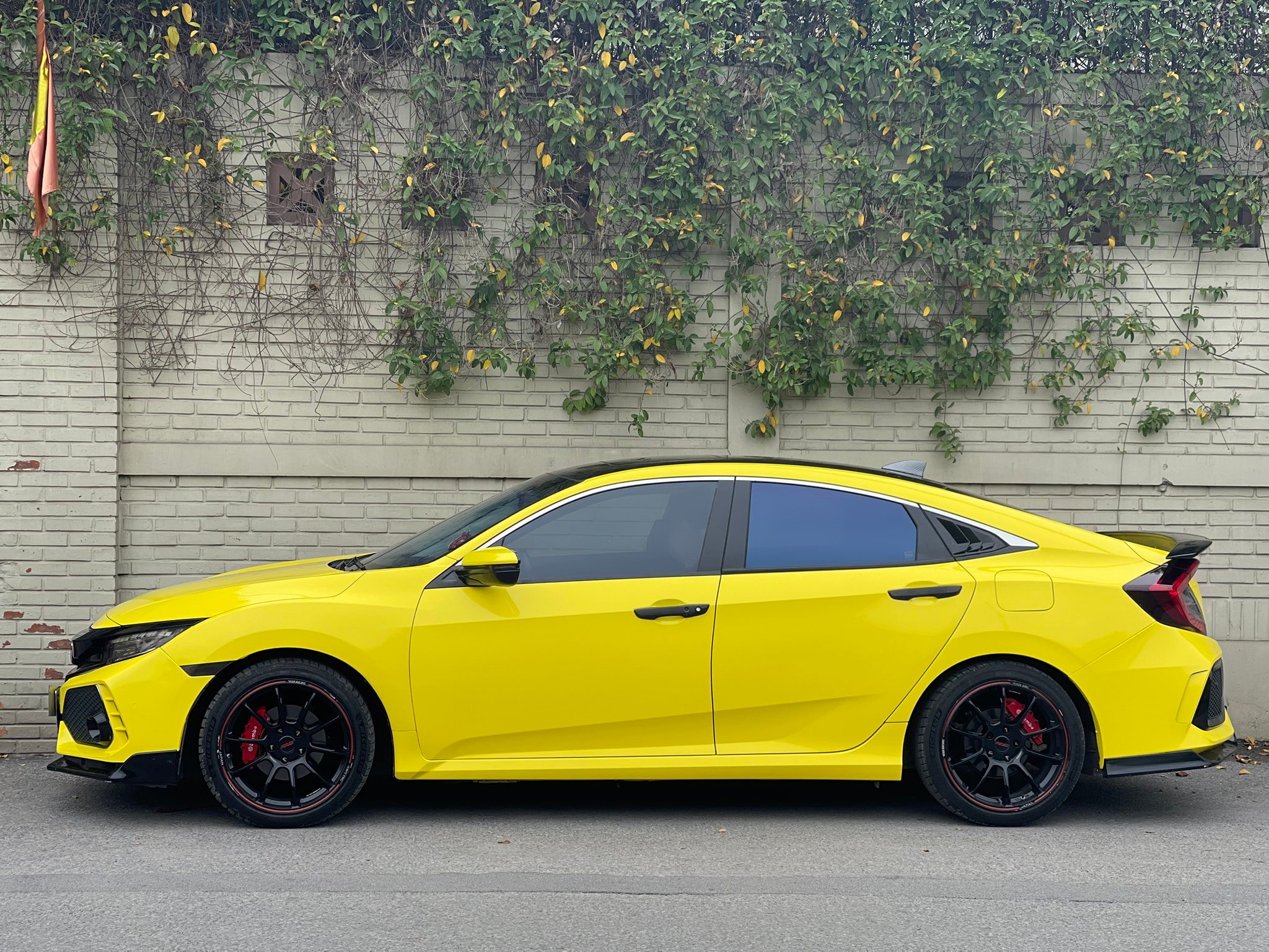 honda civic màu vàng - Hình 3