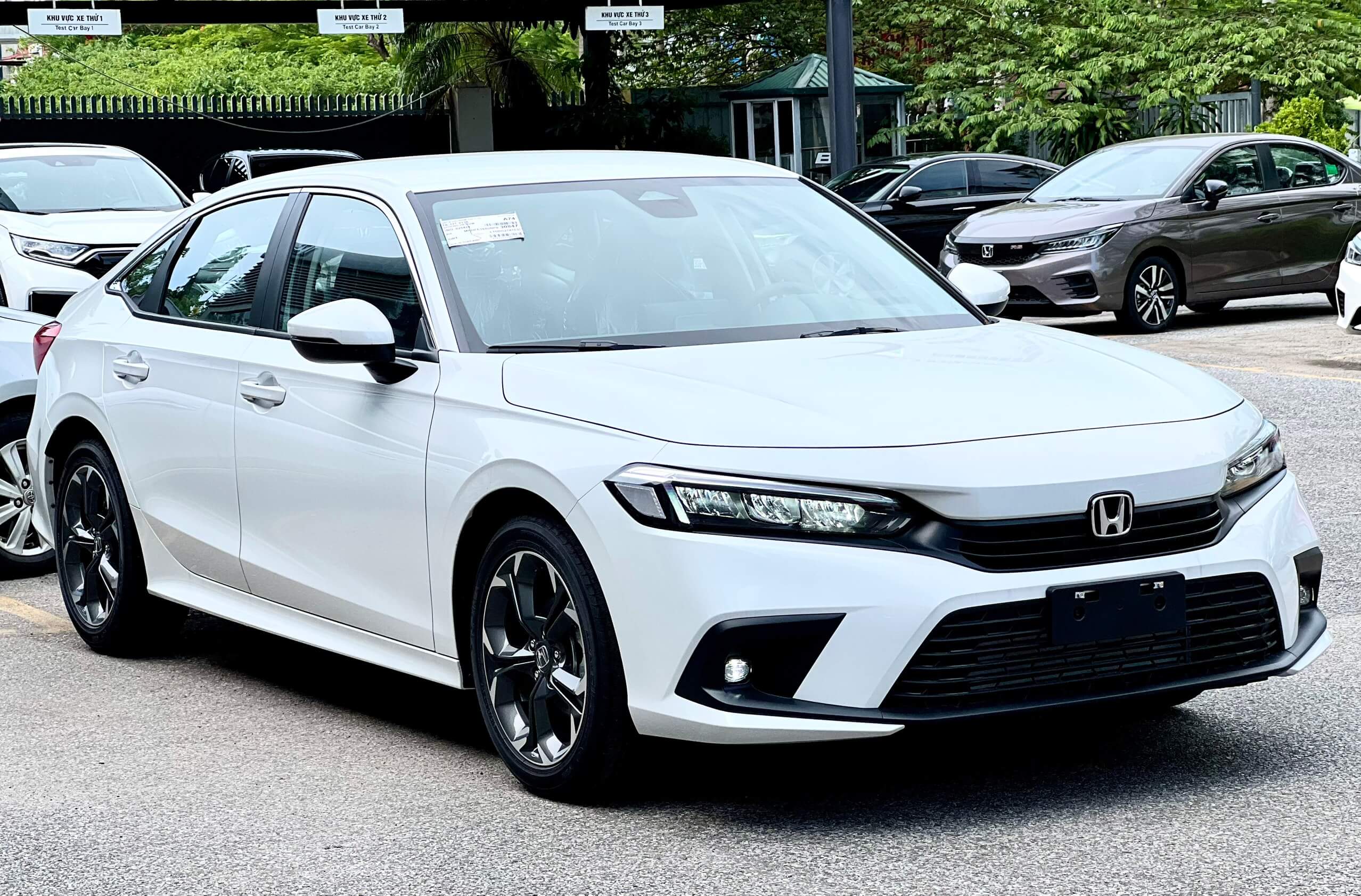 honda civic trắng - Hình 4