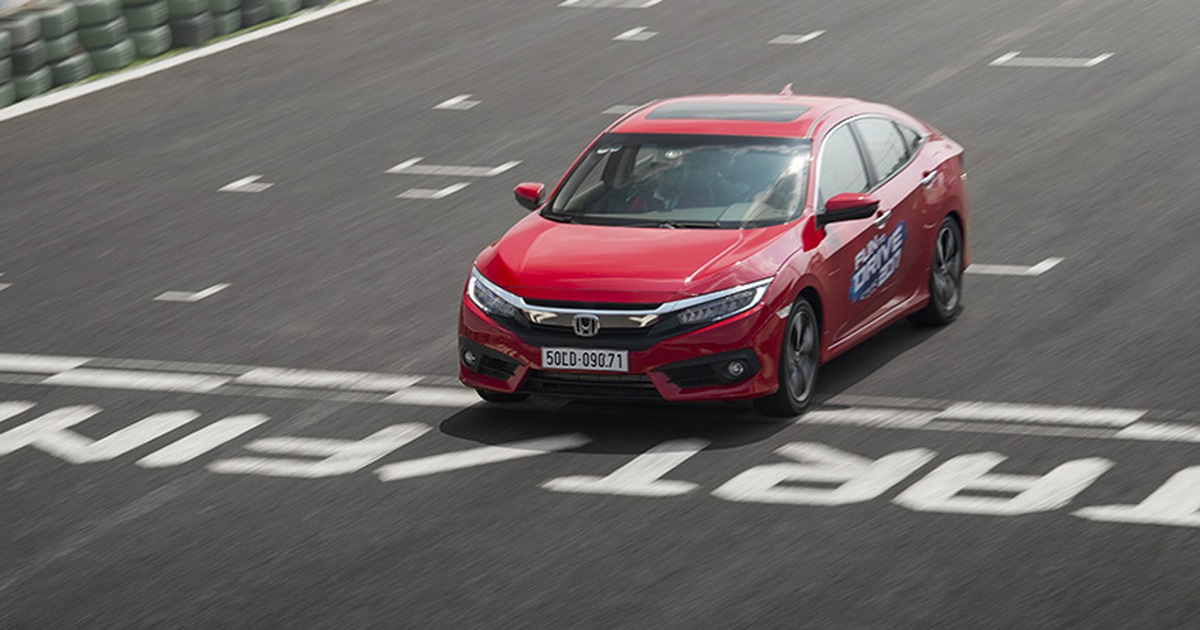 honda civic turbo - Hình 2