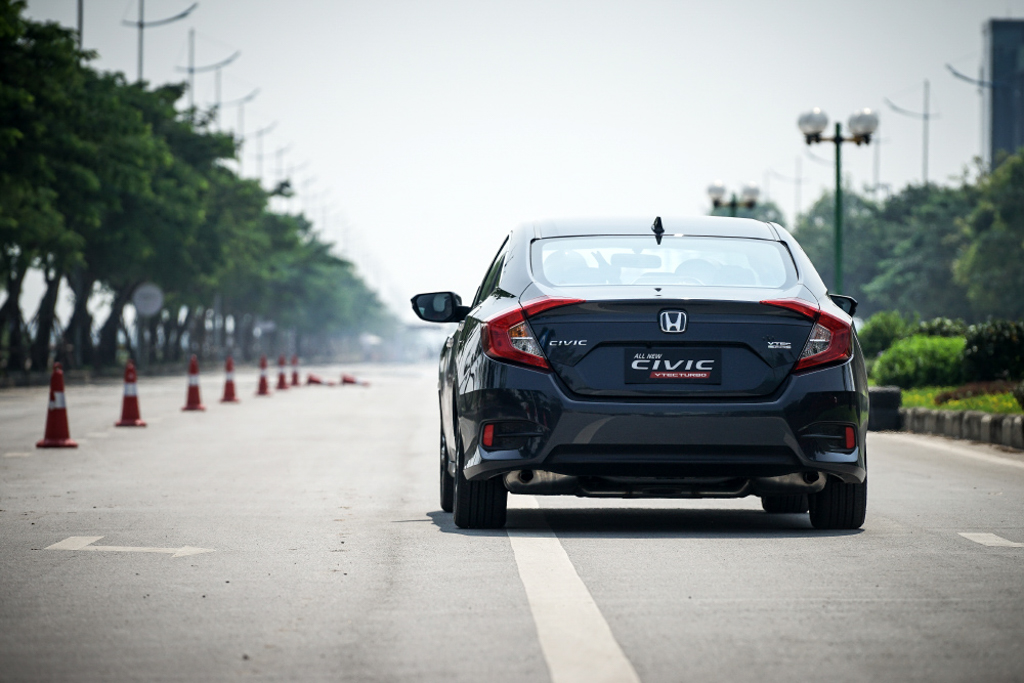 honda civic turbo 2017 - Hình 5