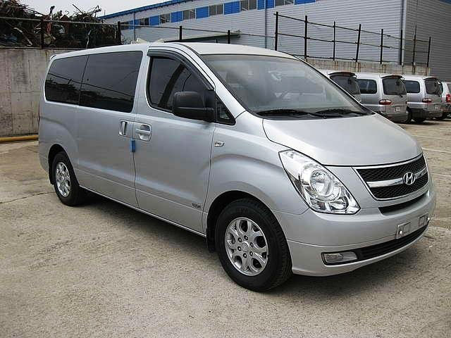 hyundai 9 chỗ - Hình 3