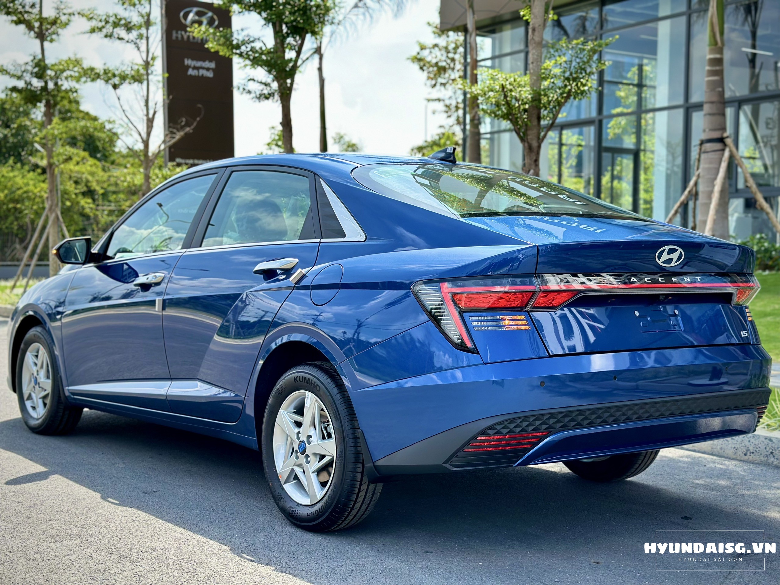 hyundai accent blue - Hình 4