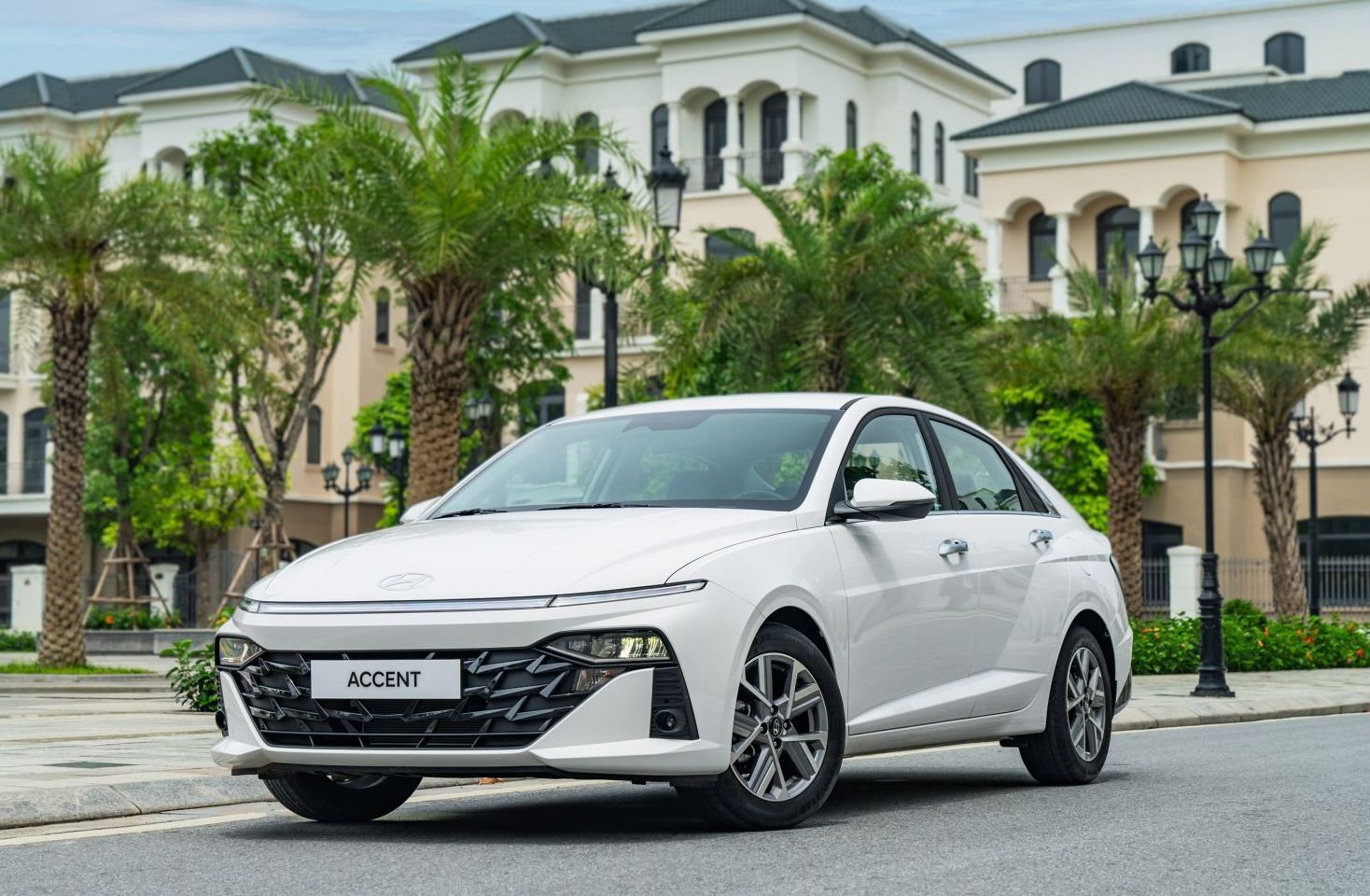 hyundai accent cao cấp - Hình 4