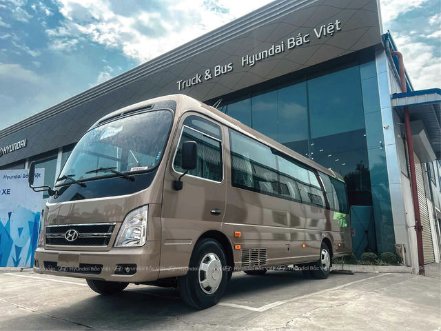 hyundai county 29 chỗ - Hình 4