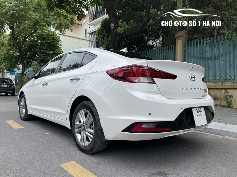 hyundai elantra cũ - Hình 4