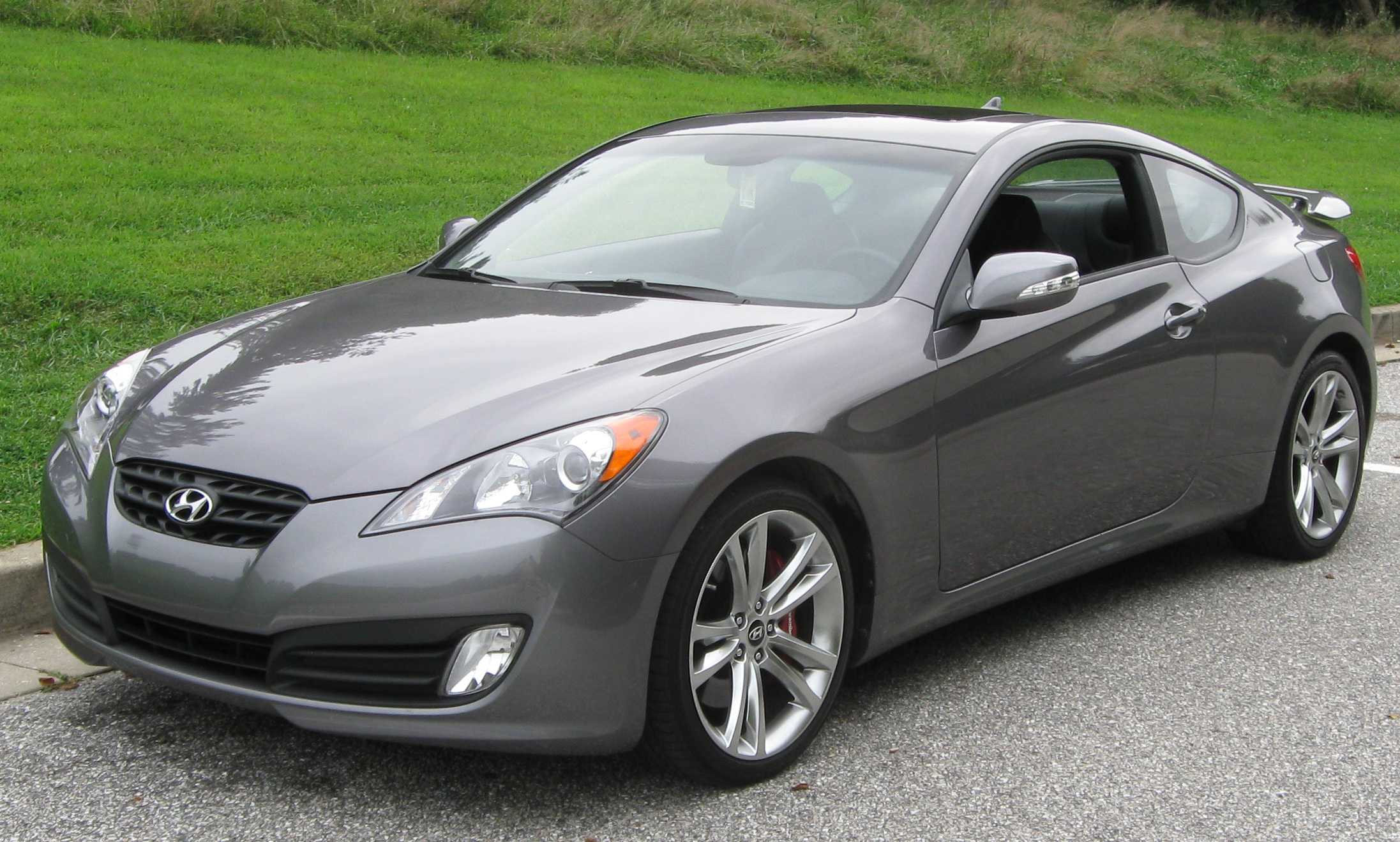 hyundai genesis coupe - Hình 4