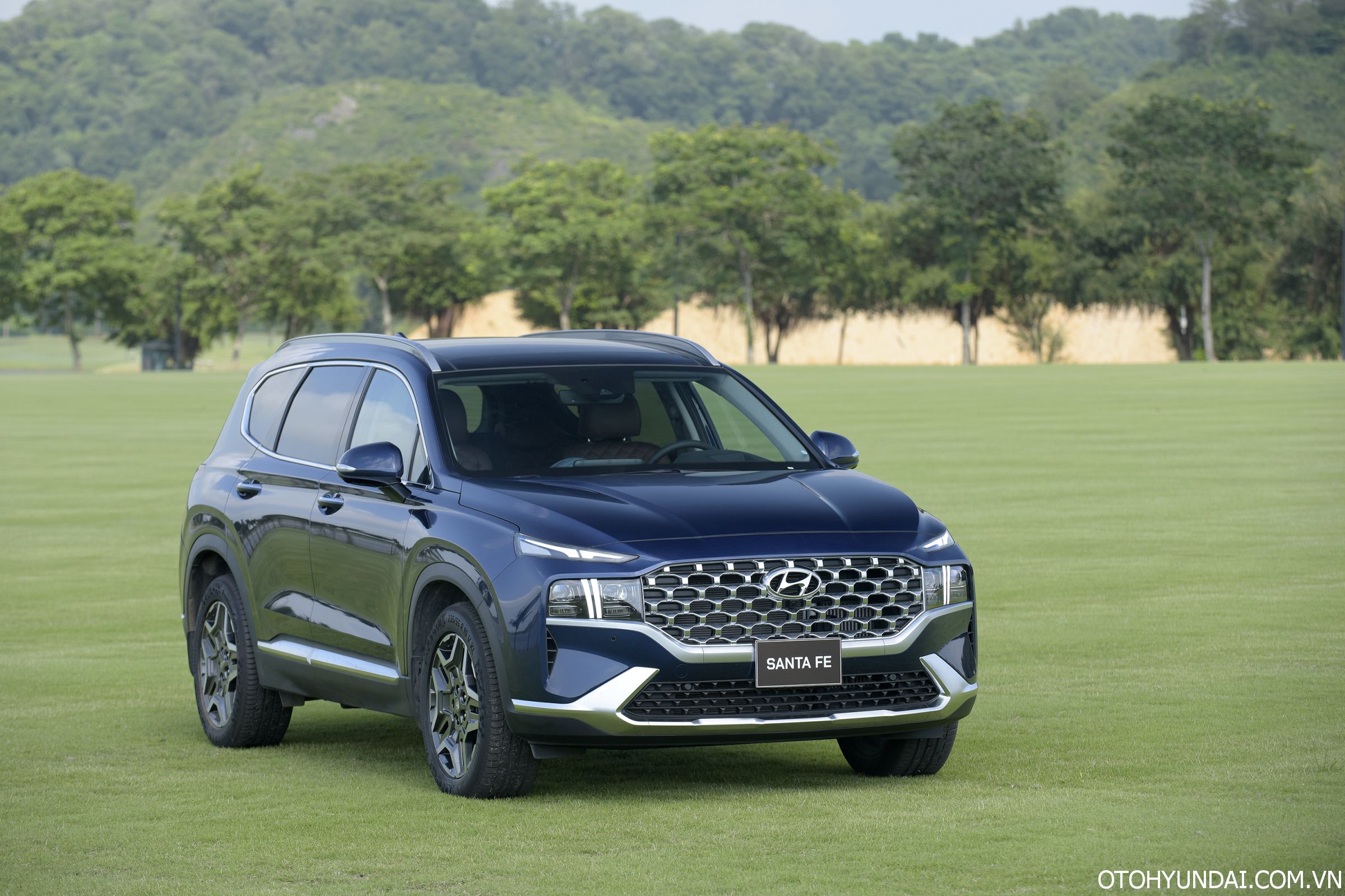 hyundai santafe giá - Hình 2