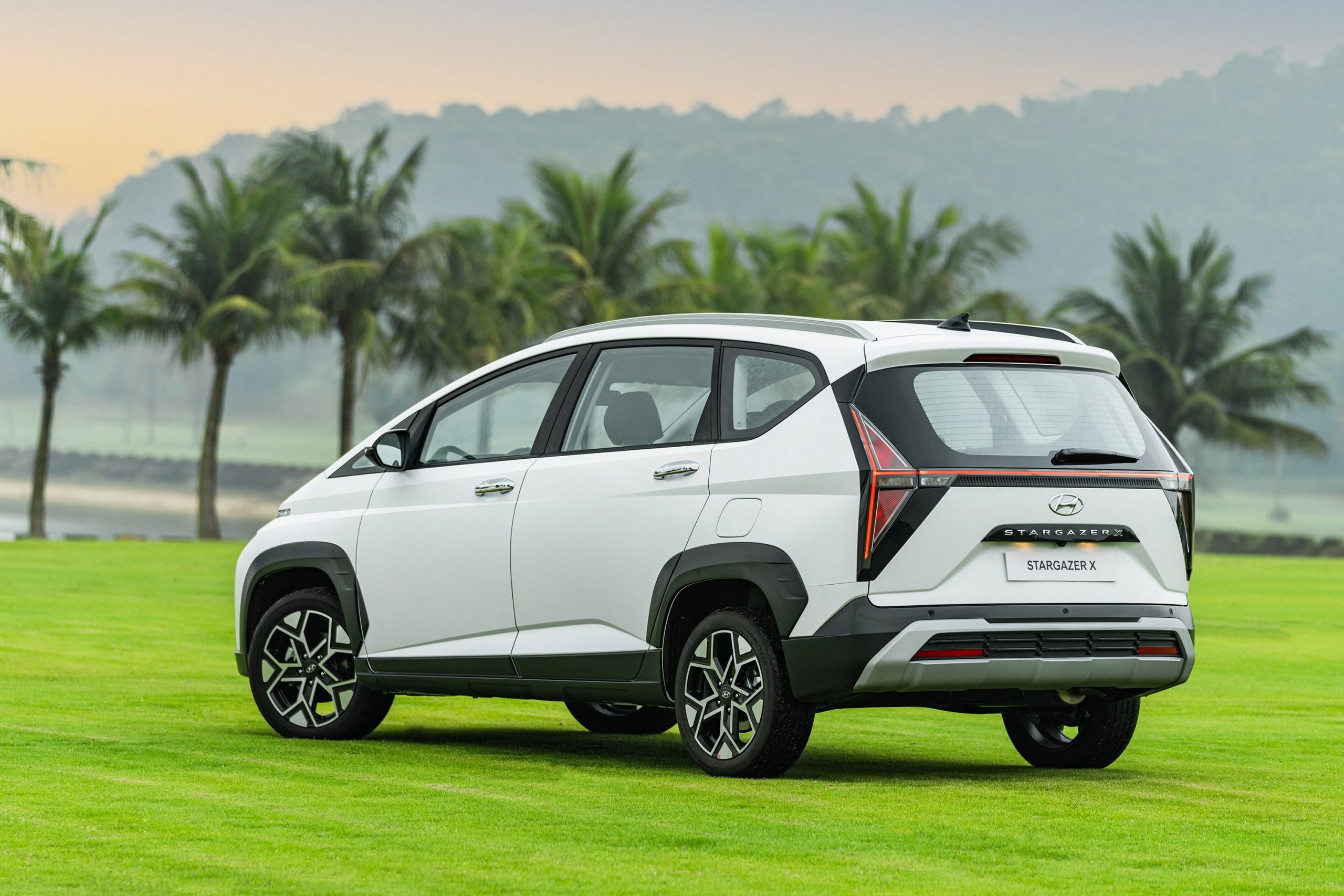 hyundai stargazer x - Hình 5