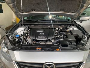 khoang máy mazda 3
