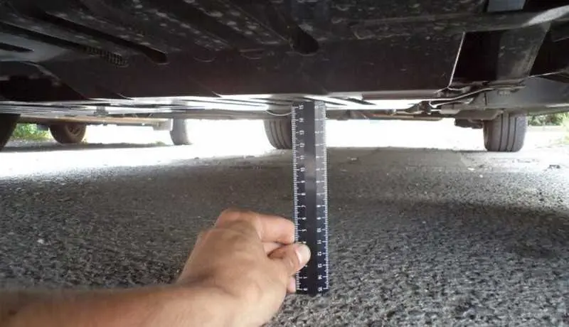 khoảng sáng gầm xe honda civic - Hình 2