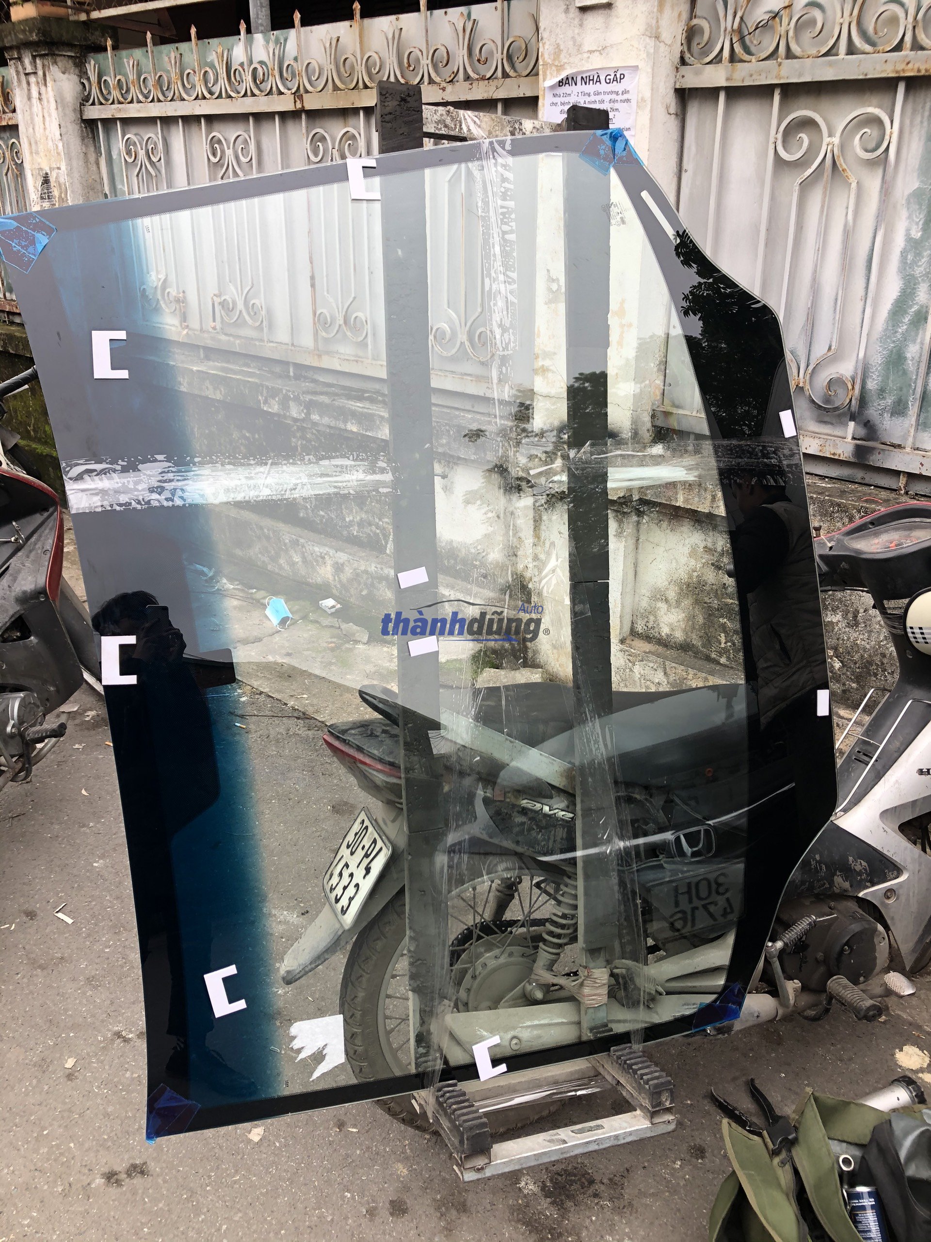 kính chắn gió honda civic - Hình 3