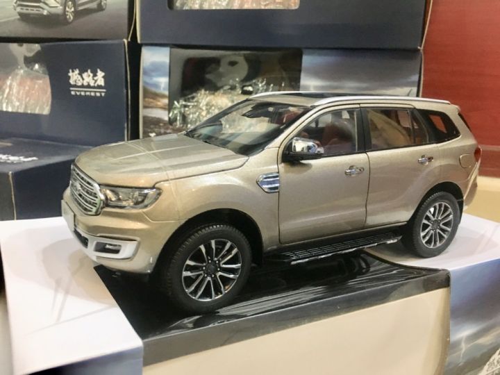 mô hình xe ford everest - Hình 5