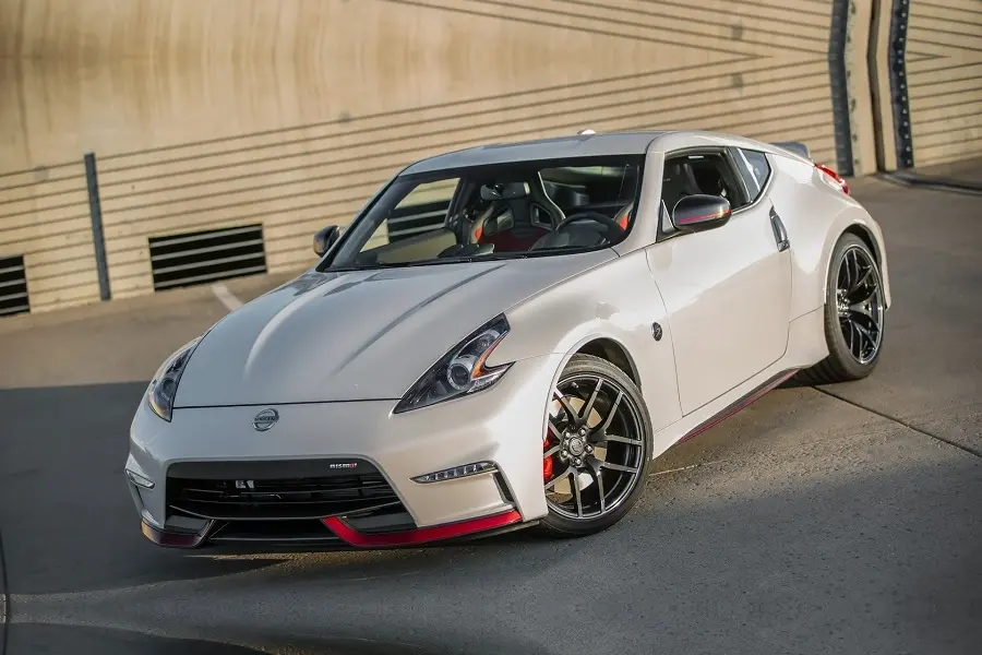 nissan 370z - Hình 5