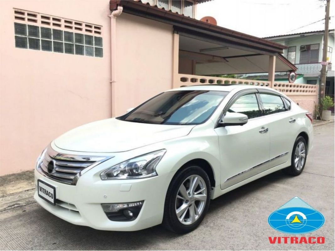 nissan 4 chỗ - Hình 4