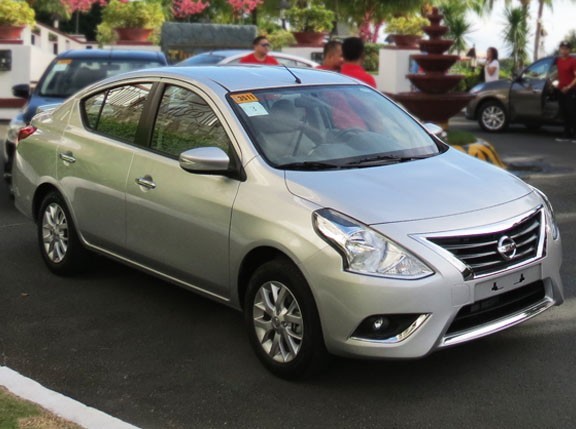 nissan almera 2018 - Hình 3
