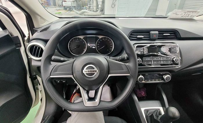 nissan almera nội thất - Hình 5
