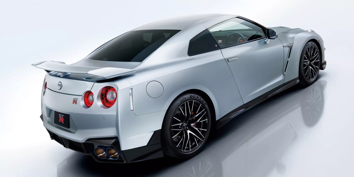 nissan gt-r giá - Hình 4