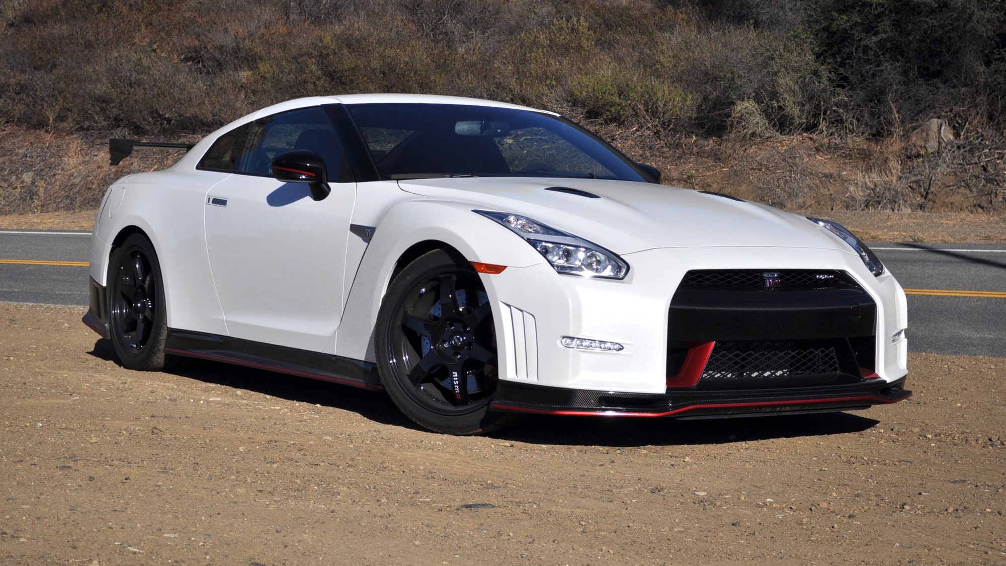 nissan gtr nismo - Hình 3