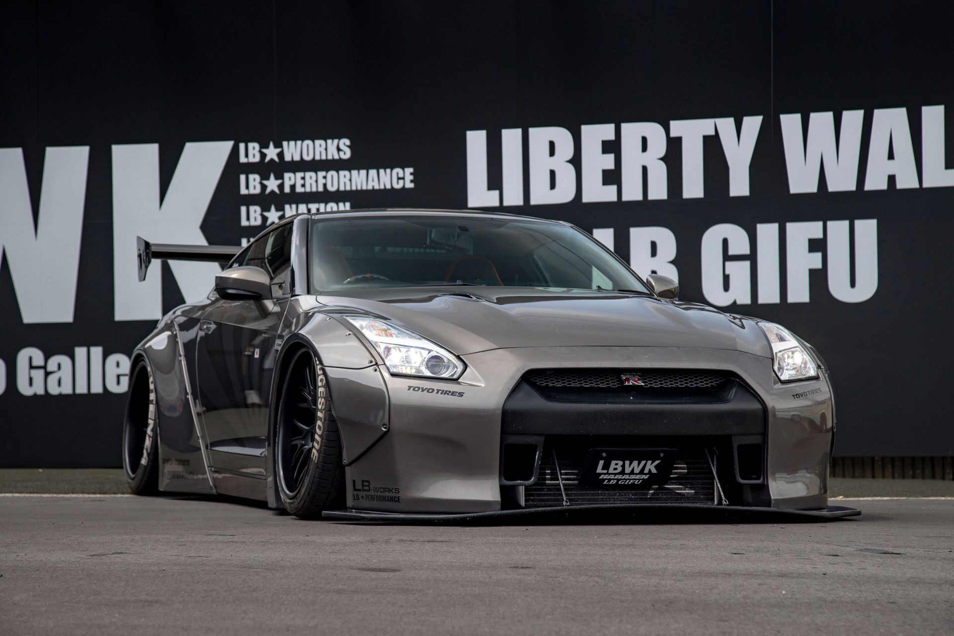 nissan gtr r35 lbwk - Hình 3