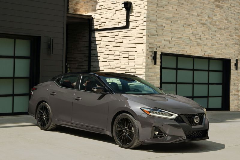 nissan maxima - Hình 5