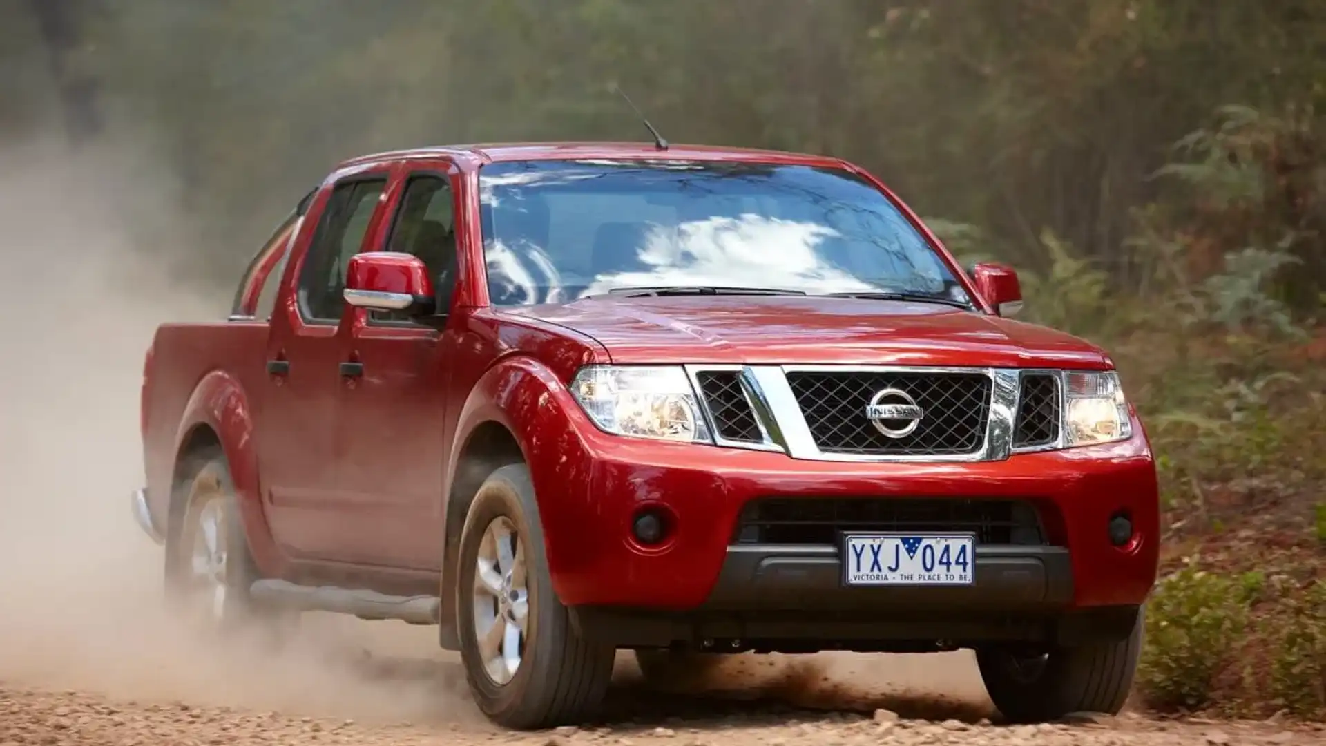nissan navara 2013 - Hình 2