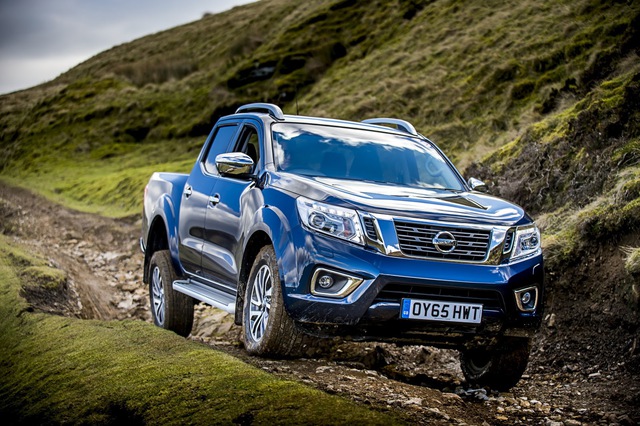 nissan navara 2017 - Hình 2