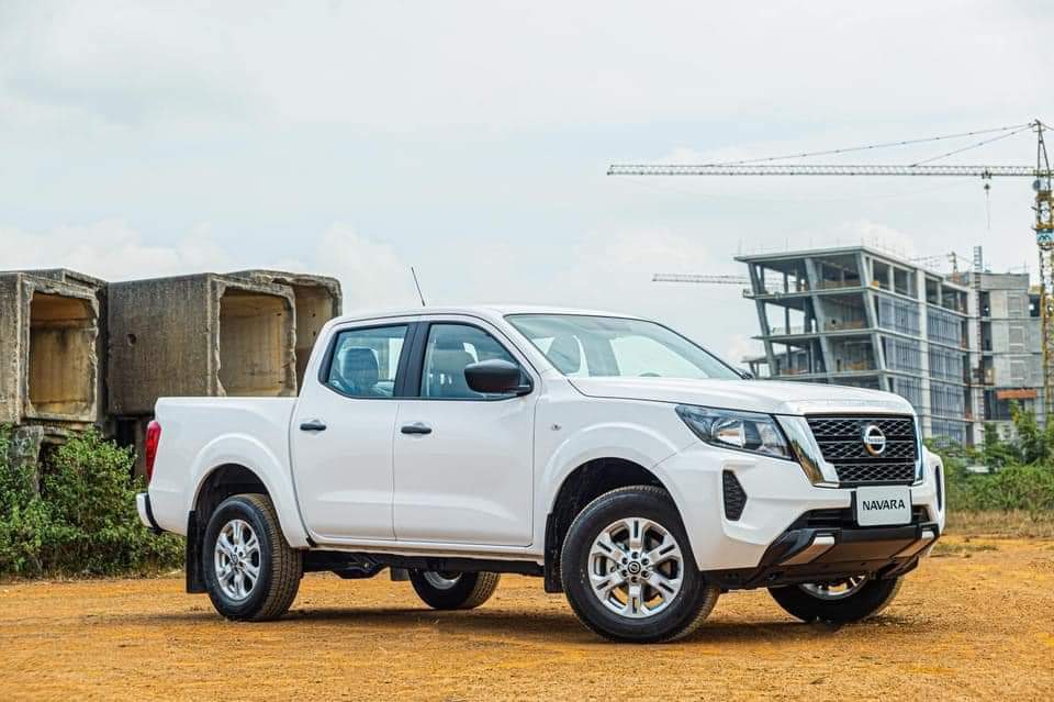 nissan navara el