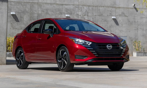 nissan versa - Hình 2