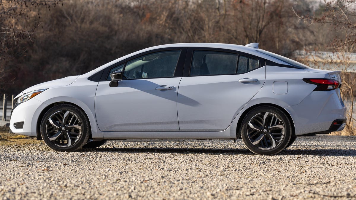 nissan versa