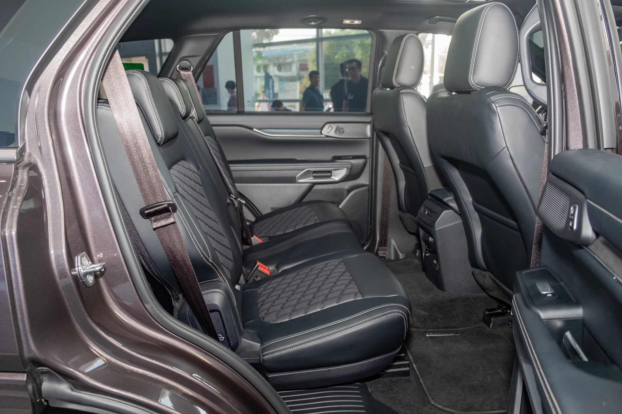 nội thất ford everest - Hình 5