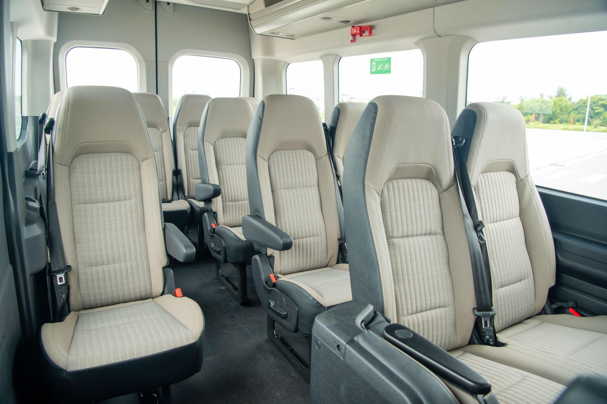 nội thất xe ford transit 16 chỗ