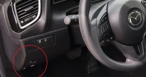 nút mở cốp mazda 3