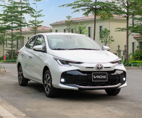 so sánh honda civic và toyota vios - Hình 5