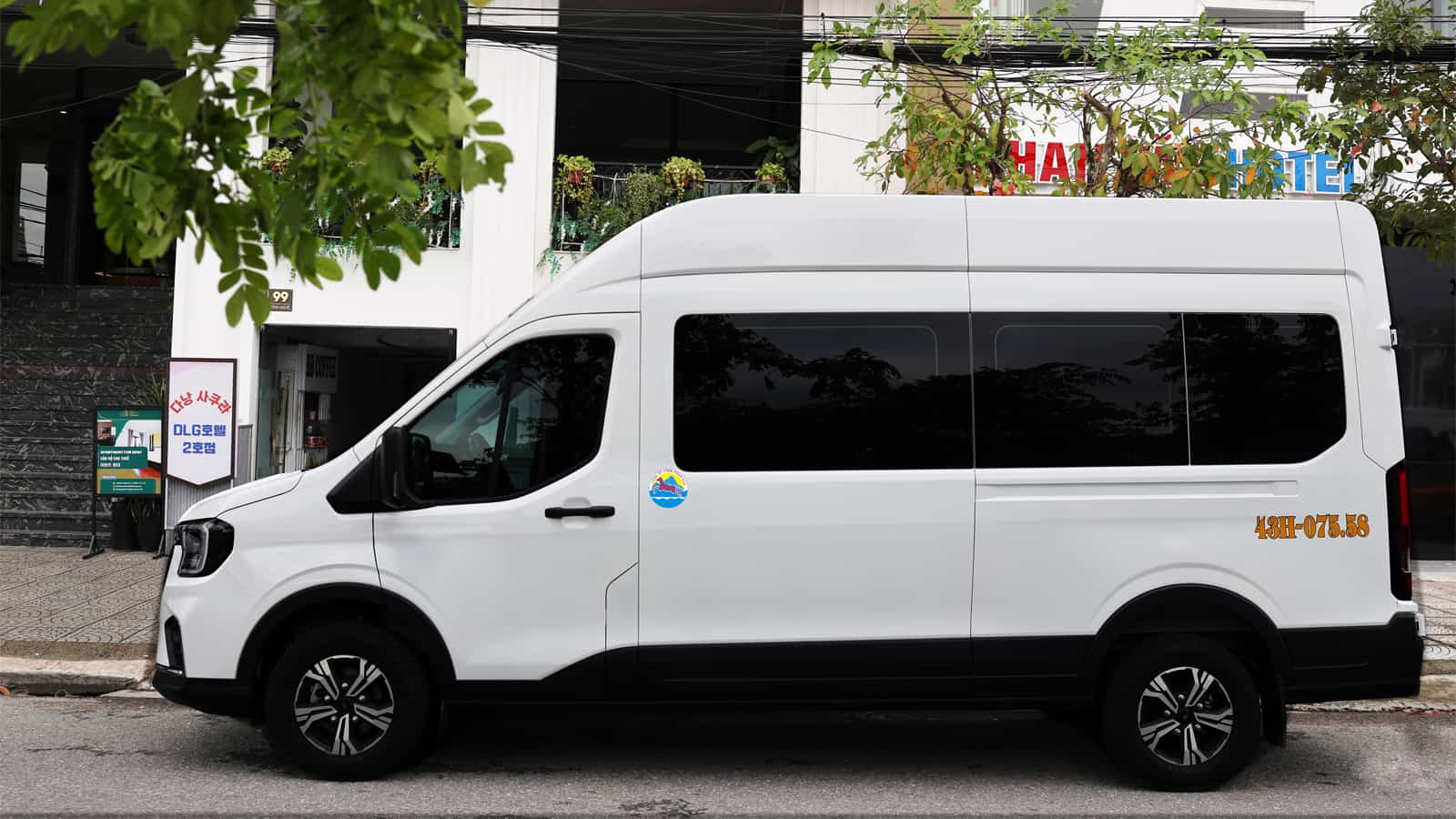 thuê xe ford transit - Hình 3